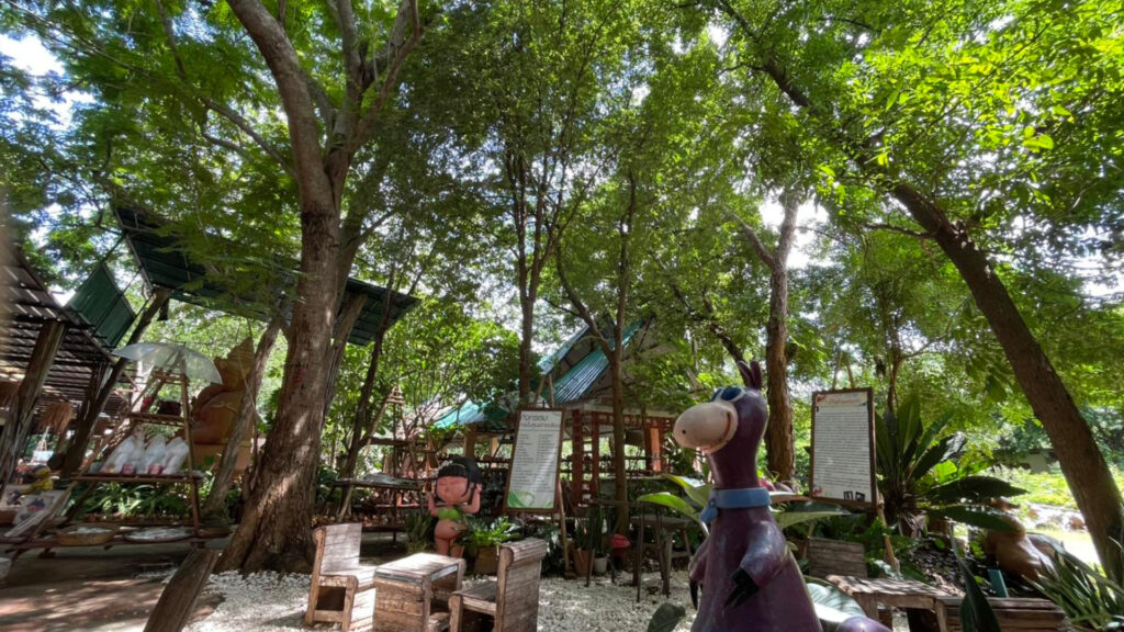 Lopburi Zoo 1